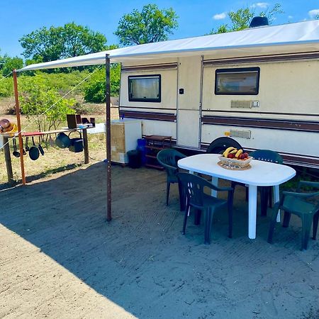 Beachfront Caravans Hotel Csernomorec Kültér fotó