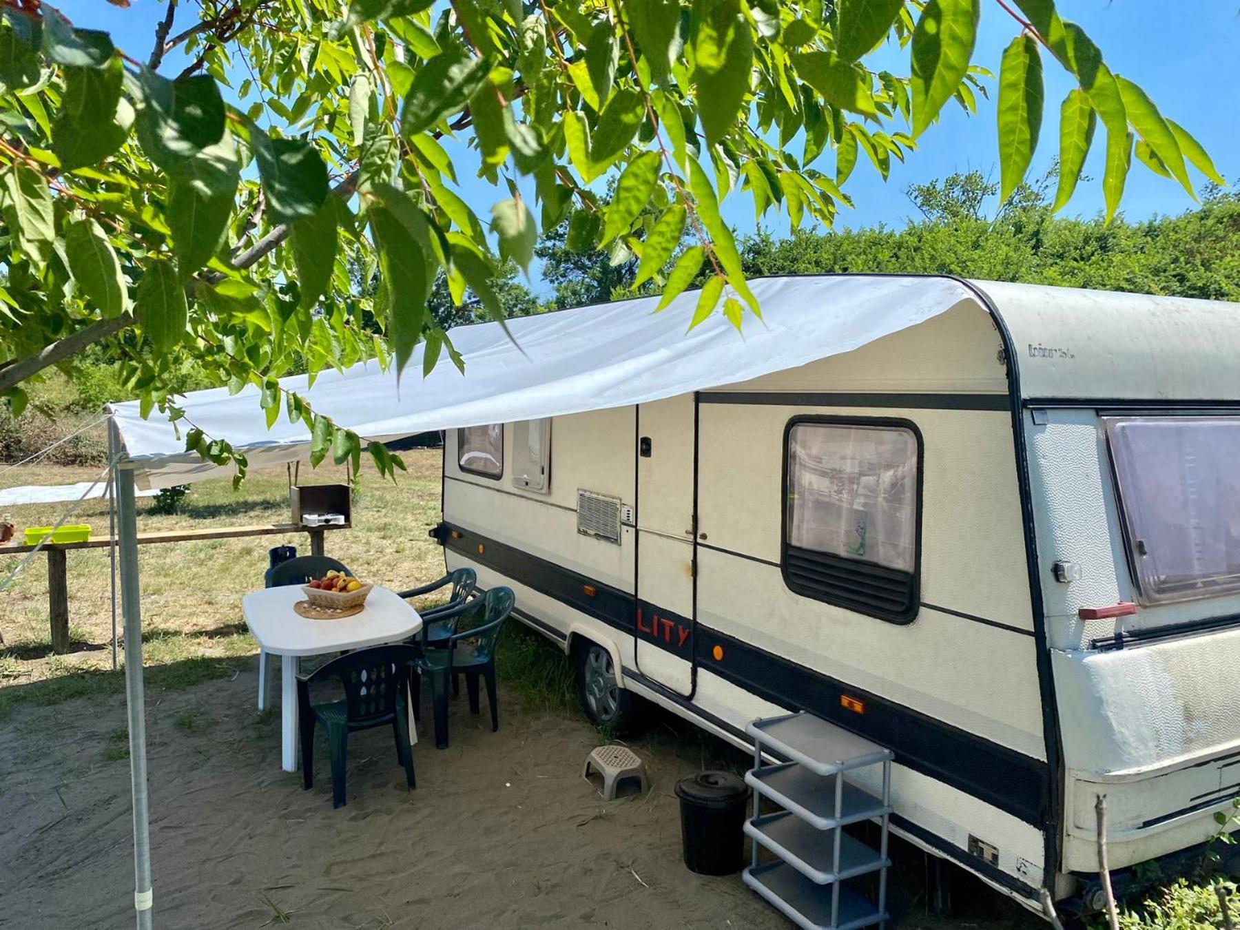 Beachfront Caravans Hotel Csernomorec Kültér fotó