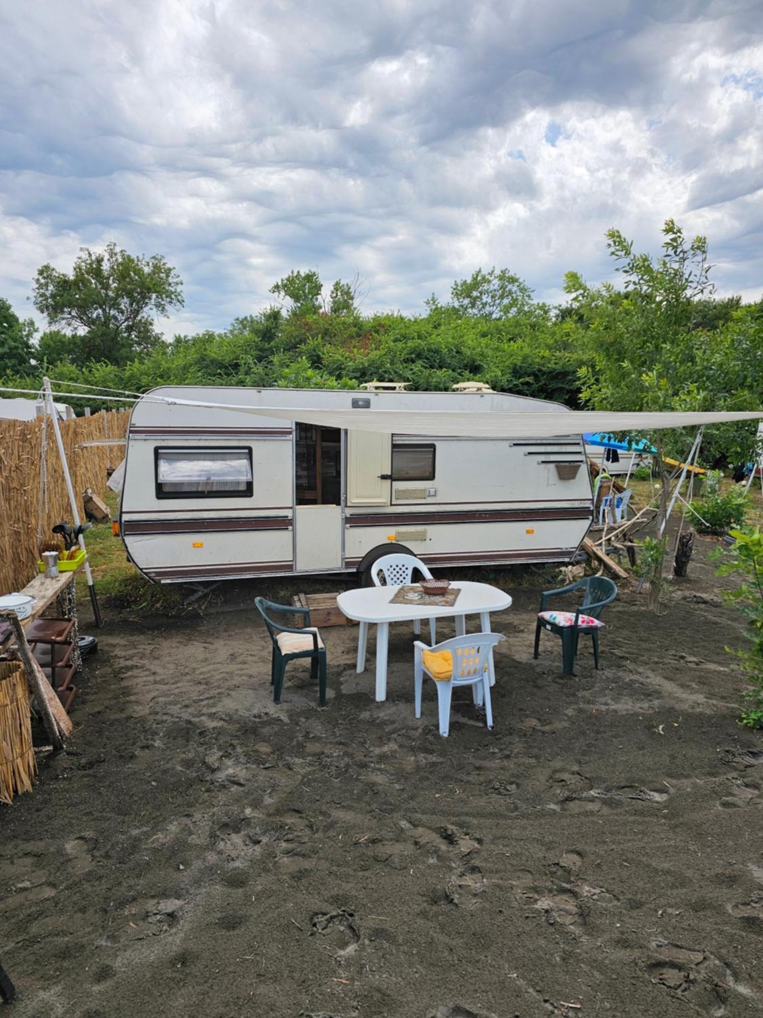 Beachfront Caravans Hotel Csernomorec Kültér fotó