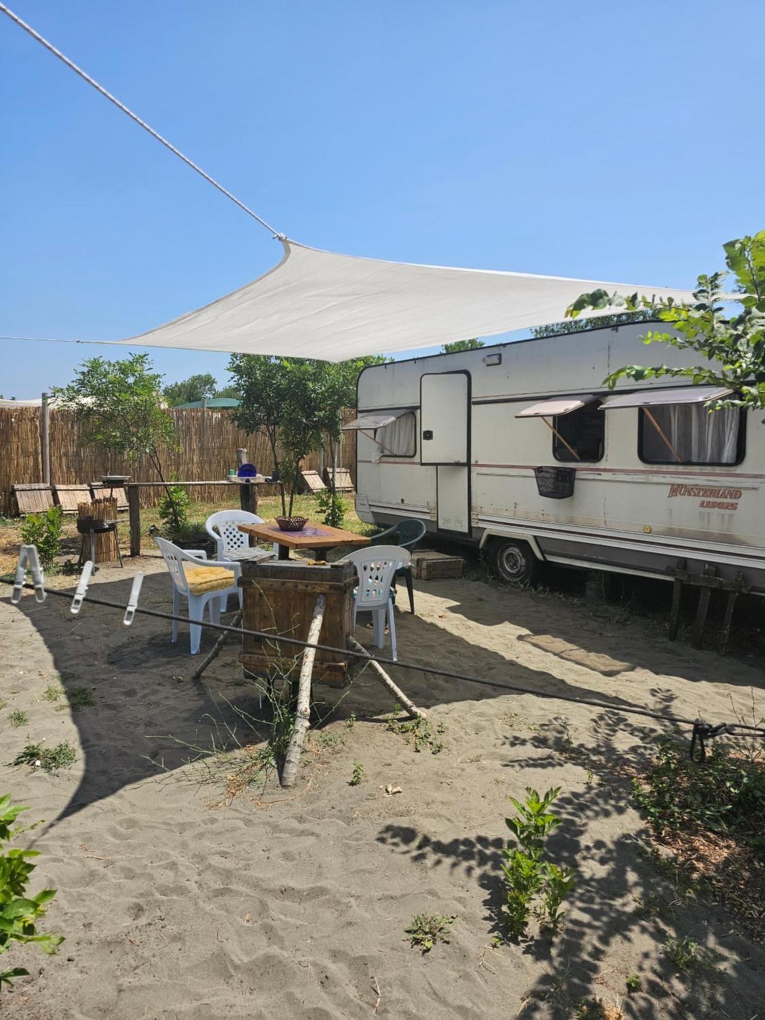 Beachfront Caravans Hotel Csernomorec Kültér fotó