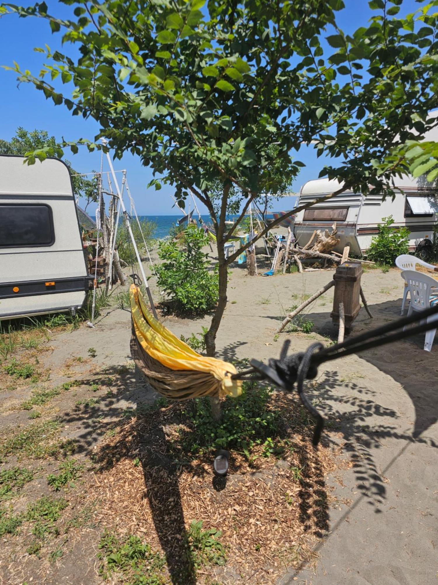 Beachfront Caravans Hotel Csernomorec Kültér fotó